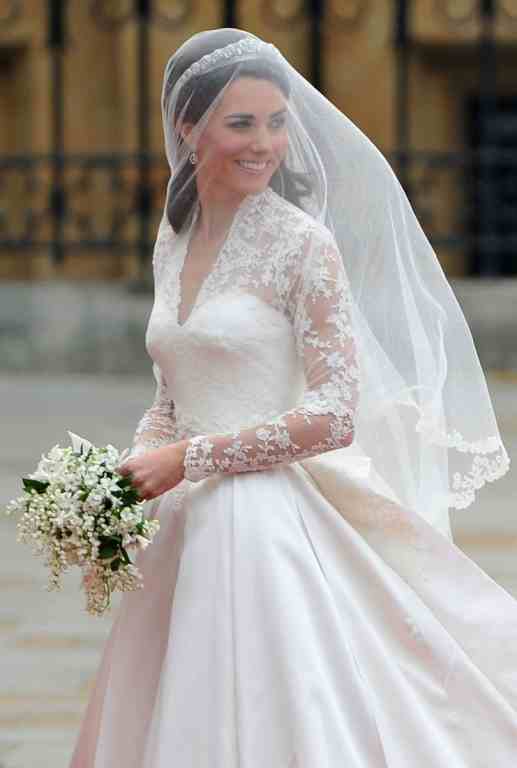Kate-Middleton-Wedding-Dress-portamento-pinella-passaro-matrimonio